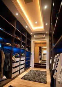 Большая открытая гардеробная комната с комбинированным наполнением Киселёвск