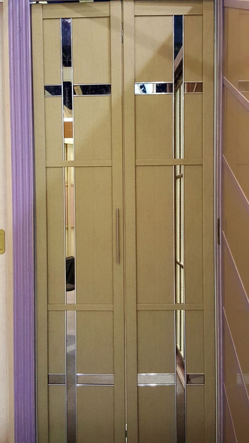Двери гармошка шпонированные с зеркальным декором Киселёвск