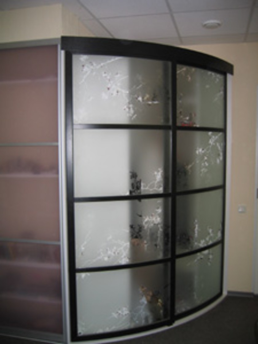 Шкаф купе радиусный с рисунком на стекле Киселёвск
