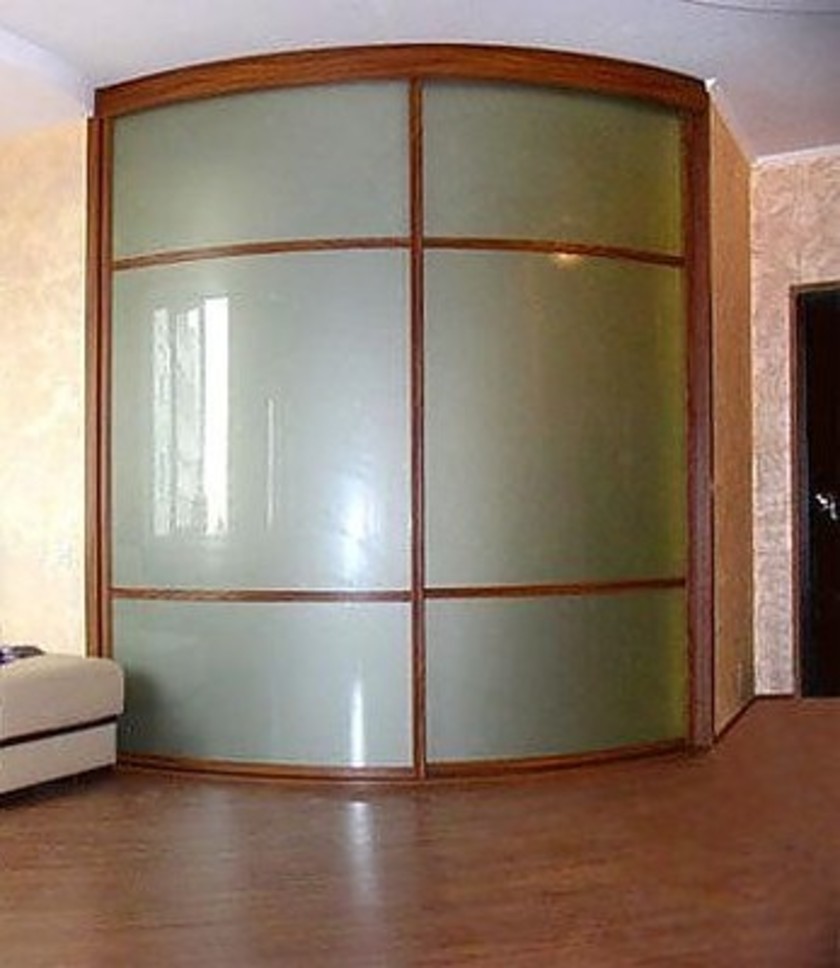 Встроенный шкаф купе радиусный в классическом стиле Киселёвск